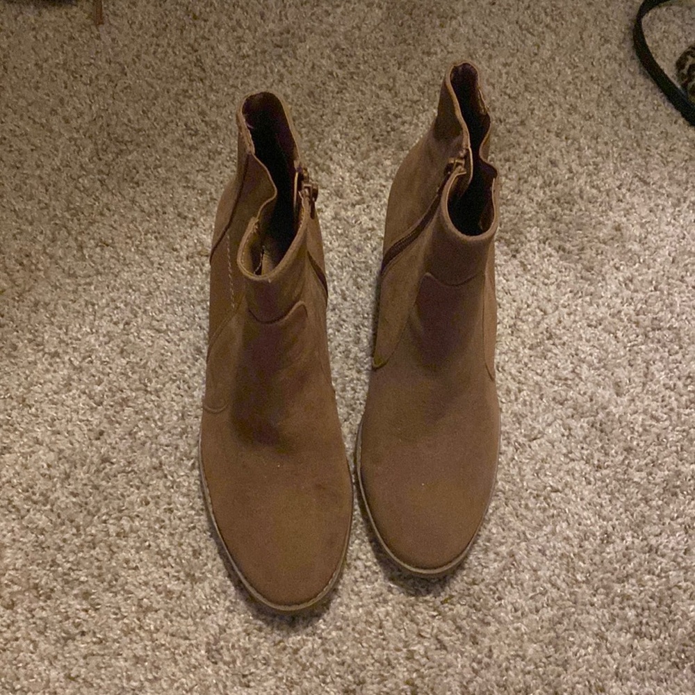 Universal thread booties